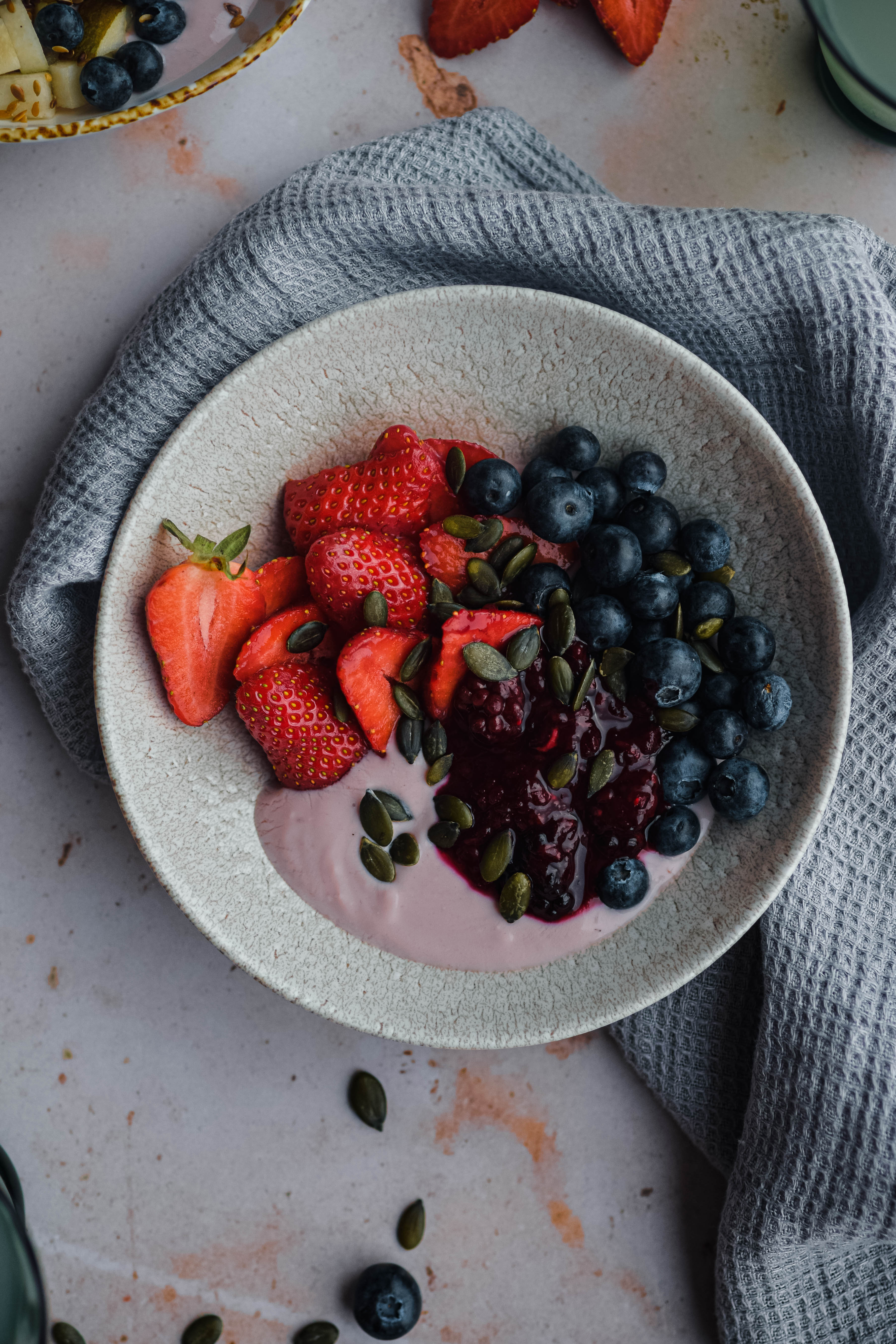 Berry Nice Yoghurt Breakfast Bowl